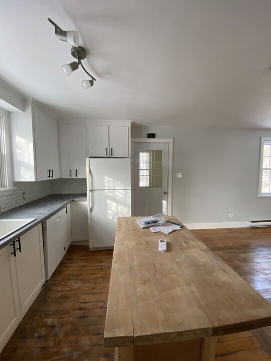 510 Stout Ct in Bathurst, NB - Building Photo