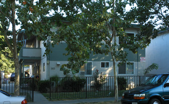 1075 Appian Lane Apartments