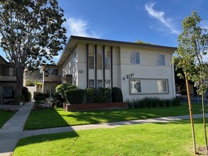 3131 S Barrington Ave in Los Angeles, CA - Building Photo - Building Photo