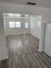 1209 E Snyder St in Hobbs, NM - Building Photo - Building Photo