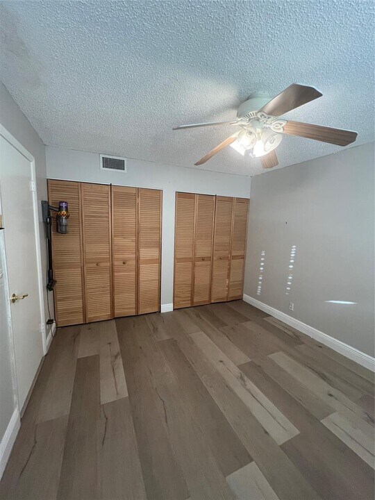 6075 N Sabal Palm Blvd, Unit 314 in Tamarac, FL - Building Photo