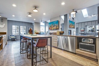 Beaumont Grand Apartment Homes in Lakewood, WA - Building Photo - Interior Photo