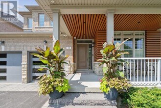 72 Pointon St in Aurora, ON - Building Photo - Building Photo