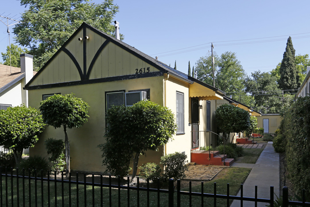 2615 E St in Sacramento, CA - Building Photo