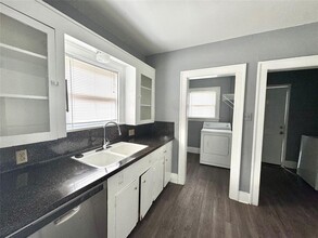 1816 Branard St in Houston, TX - Building Photo - Building Photo
