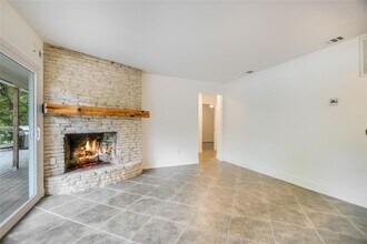 2903 Edgewater Dr in Austin, TX - Building Photo - Building Photo