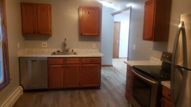 53 Franklin St, Unit A in Vernon, CT - Building Photo - Building Photo