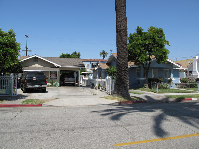 6809 Templeton St in Huntington Park, CA - Building Photo - Building Photo