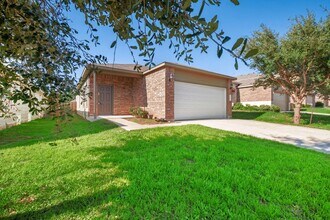 5804 Glowing Star Trail in Austin, TX - Building Photo - Building Photo