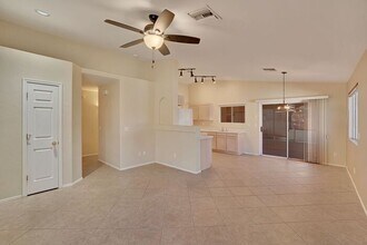 98 E Futurity Pl in Oro Valley, AZ - Foto de edificio - Building Photo