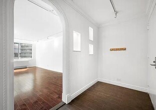 275 Greenwich St in New York, NY - Building Photo - Building Photo