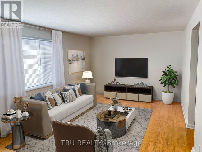 2687 Cresthill St in Ottawa, ON - Building Photo - Building Photo