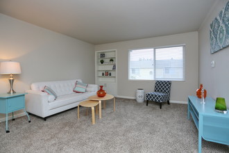 Woodhaven in Everett, WA - Building Photo - Interior Photo