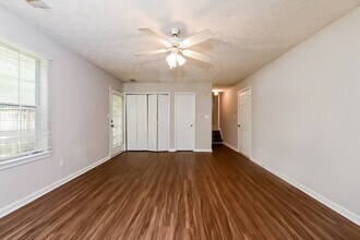 407 Montgomery Pl in Jonesboro, GA - Foto de edificio - Building Photo