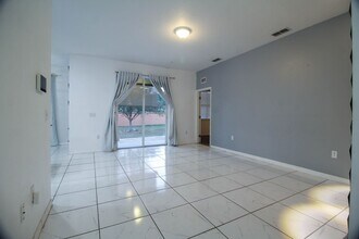 224 Highland Meadows Ave in Davenport, FL - Building Photo - Building Photo