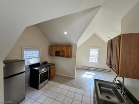 163 Linden Ave in Irvington, NJ - Building Photo