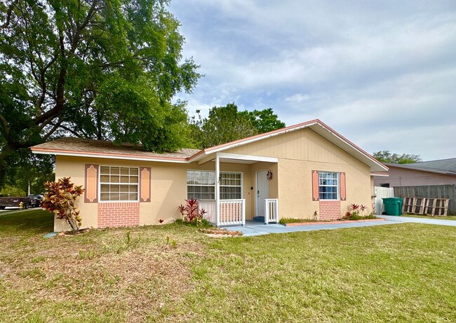 property at 2147 Sandalwood Dr