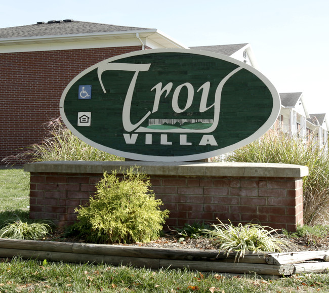 Troy Villa & Gateway Apartments in Troy, MO - Foto de edificio - Building Photo