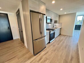 3355 Overland Ave, Unit 502 in Los Angeles, CA - Building Photo - Building Photo