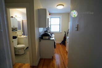 433 A Broadway, Unit 54 in Medford, MA - Building Photo - Building Photo