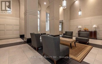 388-388 Prince of Wales Dr in Mississauga, ON - Building Photo - Building Photo