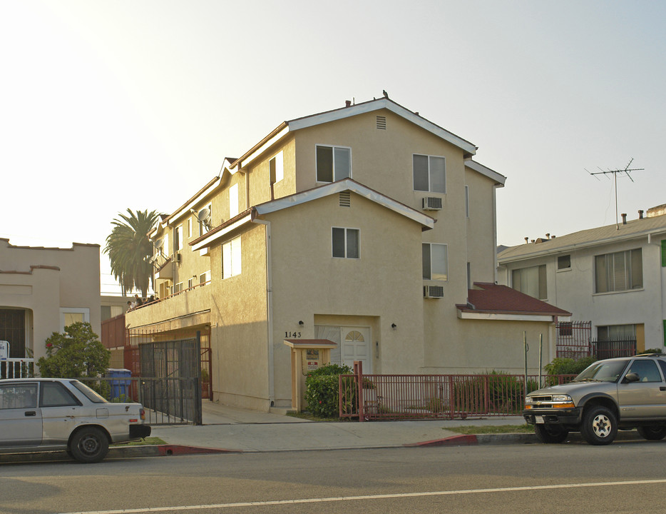 1143 N Bronson Ave in Los Angeles, CA - Building Photo