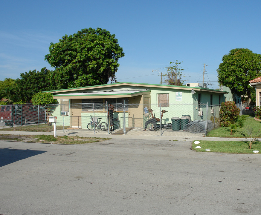 1211 NW 29th Way in Fort Lauderdale, FL - Building Photo