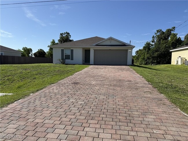 1814 NE 40th Ln in Cape Coral, FL - Building Photo - Building Photo