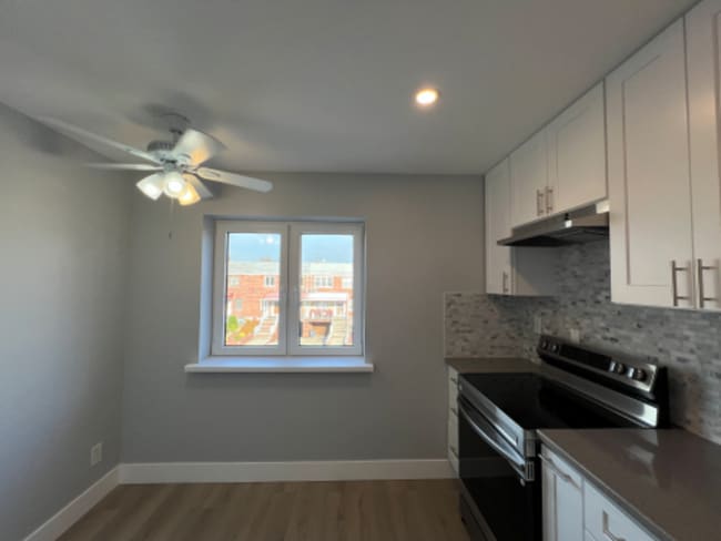 61-60 69th Ln in Queens, NY - Building Photo - Building Photo