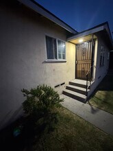 7112 Hood Ave in Huntington Park, CA - Building Photo - Building Photo