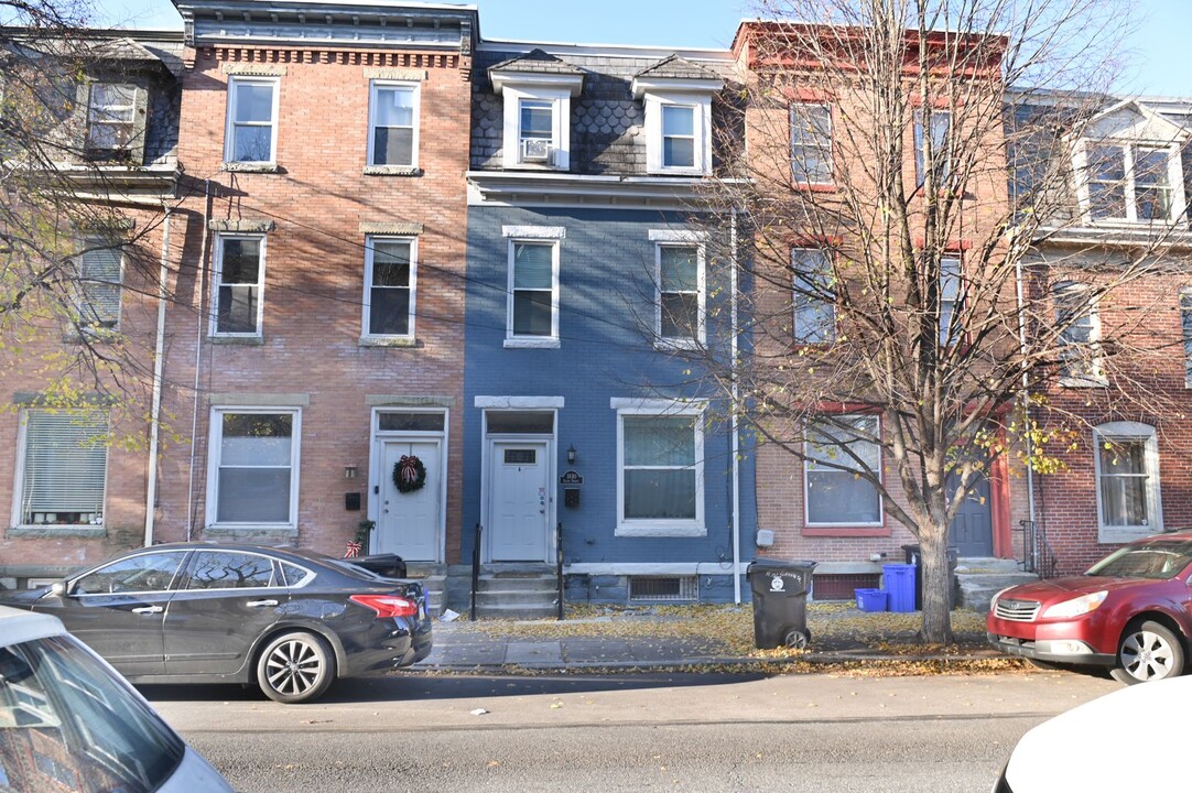 1830 Green St in Harrisburg, PA - Foto de edificio