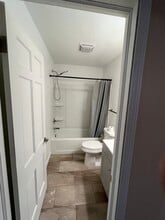 828 4th St in Nevada, IA - Building Photo - Building Photo