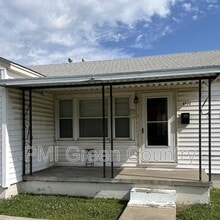 4547 E Young Ct in Tulsa, OK - Building Photo - Building Photo