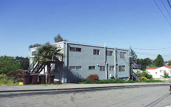 4812-4814 Tompkins Ave in Oakland, CA - Foto de edificio