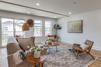 4701 San Jacinto St, Unit 104 in Dallas, TX - Building Photo - Building Photo