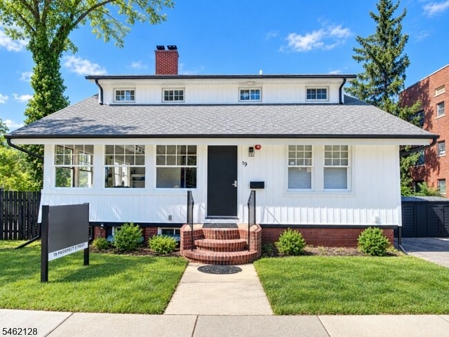 property at 19 Prospect St