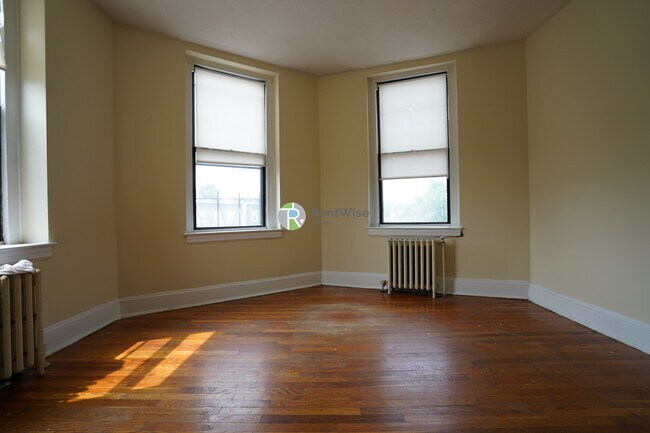223 Essex St in Melrose, MA - Building Photo - Building Photo