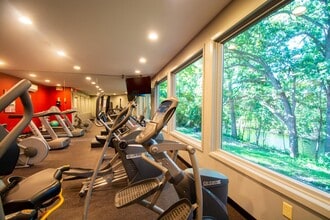 Creekwood Estates in Hopkins, MN - Building Photo - Building Photo