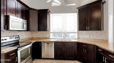 16632 S 37th Way in Phoenix, AZ - Building Photo - Building Photo