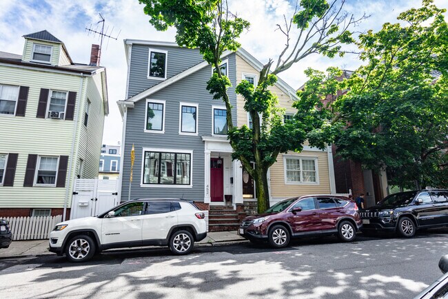 452 W 4th St, Unit 1