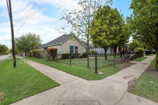 925 Mt Auburn Ave in Dallas, TX - Building Photo