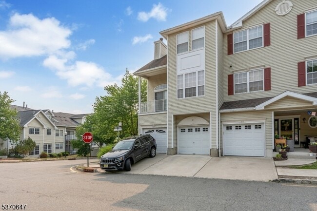 property at 25 Wildflower Ln