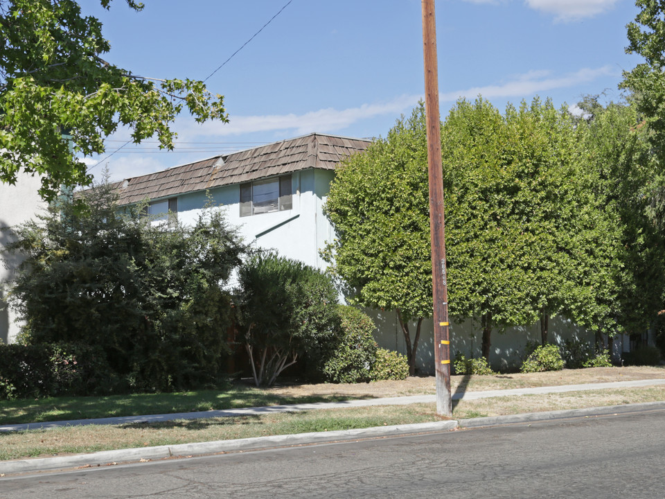3371 E Sierra Madre Ave in Fresno, CA - Foto de edificio