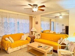 3040 Lake Osborne Dr in Lake Worth Beach, FL - Building Photo - Building Photo