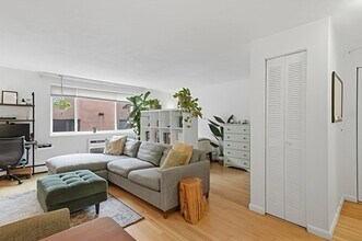 205 Kent St in Brookline, MA - Building Photo - Building Photo