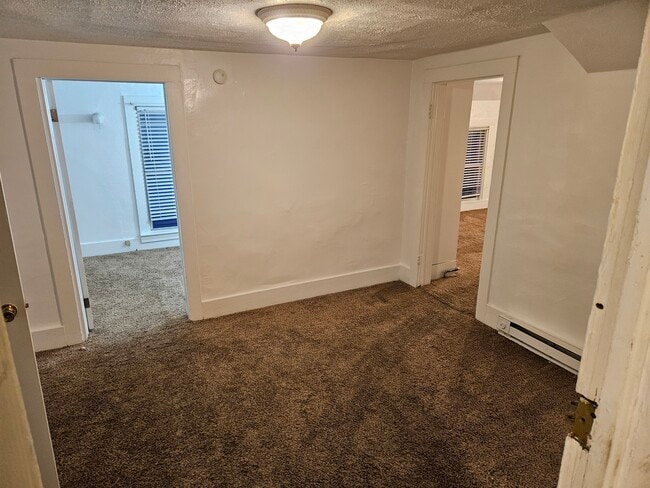 1034 E 25th St, Unit Upstairs in Erie, PA - Building Photo - Building Photo