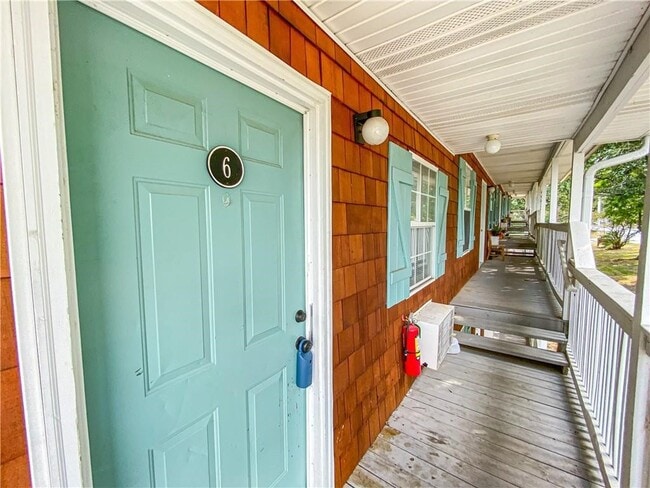 property at 944 N Storer Ave