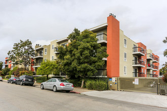 Seventy Harlan in San Leandro, CA - Foto de edificio - Building Photo