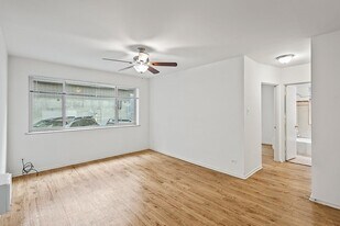 Villa Wynanda in Denver, CO - Building Photo