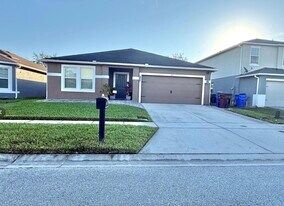 1891 Patriot Way in St. Cloud, FL - Building Photo